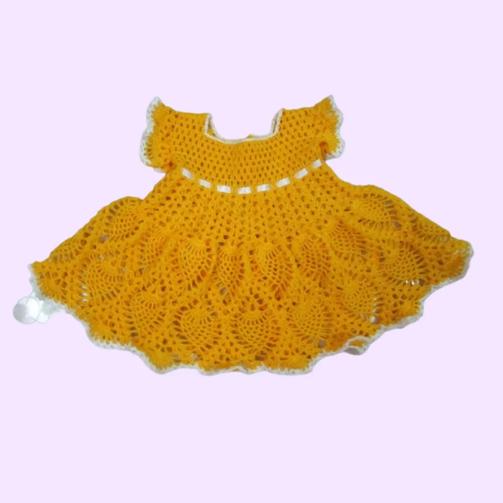 Vestido infantil de crochê amarelo em algodão