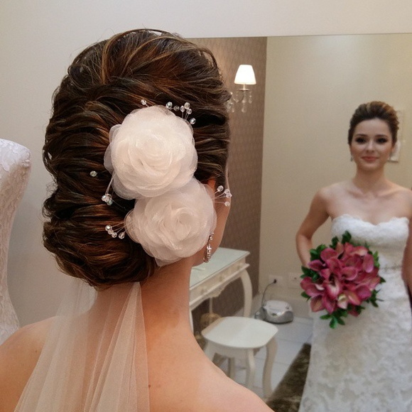 Arranjo de Cabelo para Noivas