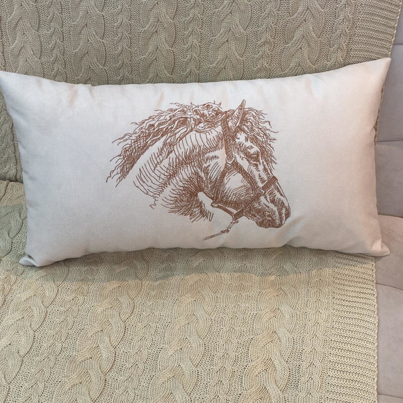 Almofada Baguete Bordada Cavalo