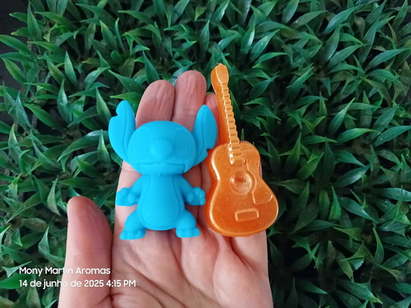 Sabonete Stitch e Violão