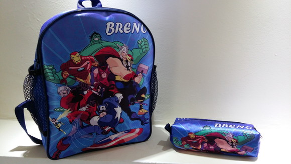 Mochila Média Premiun Personalizada com Estojo Vingadores