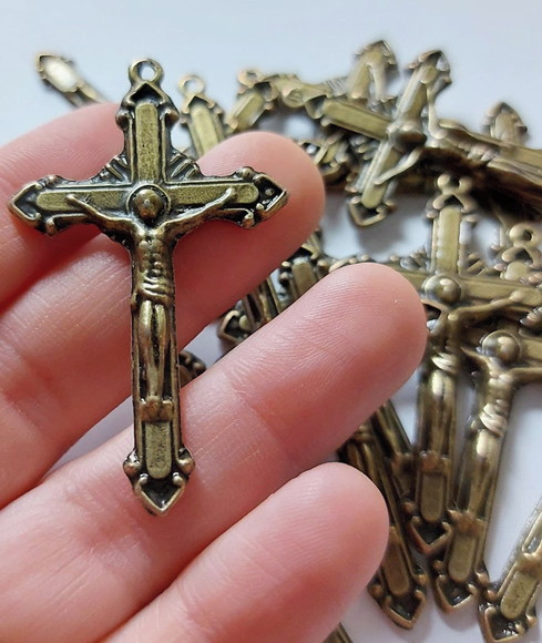 10 Crucifixos Cruz em Ouro Velho