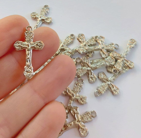 20 Crucifixos Pequena Níquel Mini