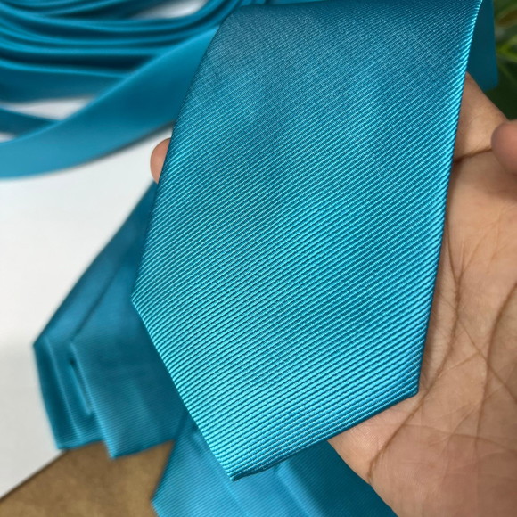 Gravata Azul Turquesa