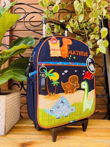 Mochila de Rodinhas Personalizada (dinossauros)