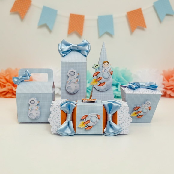 Kit Festa: 50 Caixas Astronauta Aquarelado Lembrancinha
