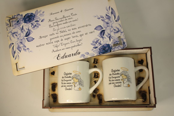 Batizado Caixa Convite Padrinhos Personalizada com 2 Canecas