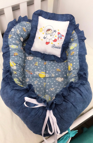 Ninho para bebe astronauta , planetas