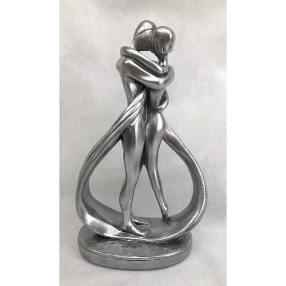 Escultura Casal Abraçados