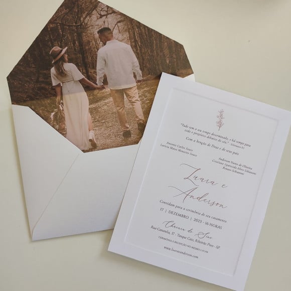 Convite Casamento Forrado com Borda Relevo Foto Casal