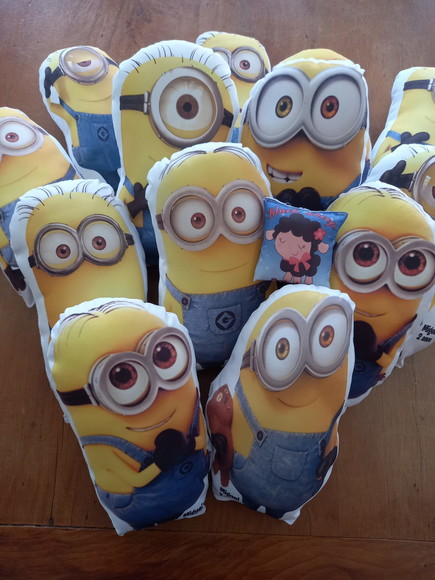 Almofada Contorno 20 cm Minions