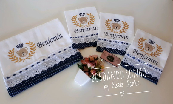 Fralda de boca bordada - Kit com 4 peças