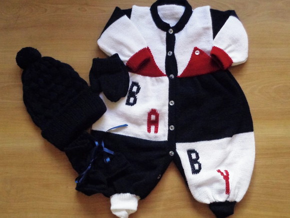 MACACÃO BABY COM KIT TOUCA , LUVA E SAPATINHO