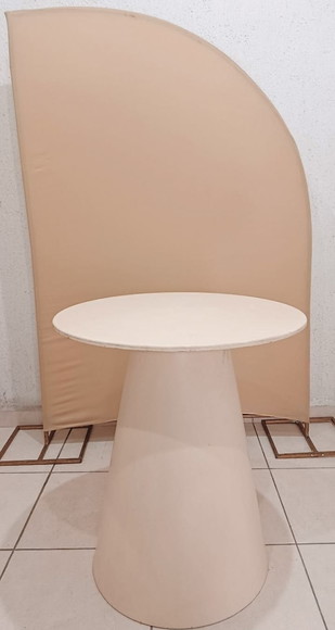 Aluguel Painel + Mesa Bege
