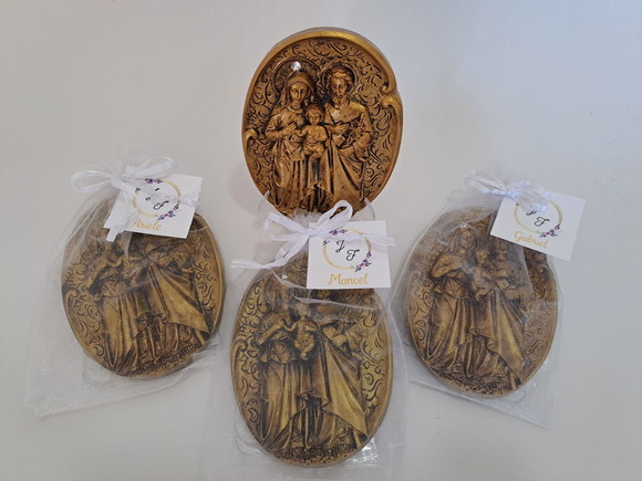 Lembrança Medalhão Sagrada Família/dia das Mães/bodas