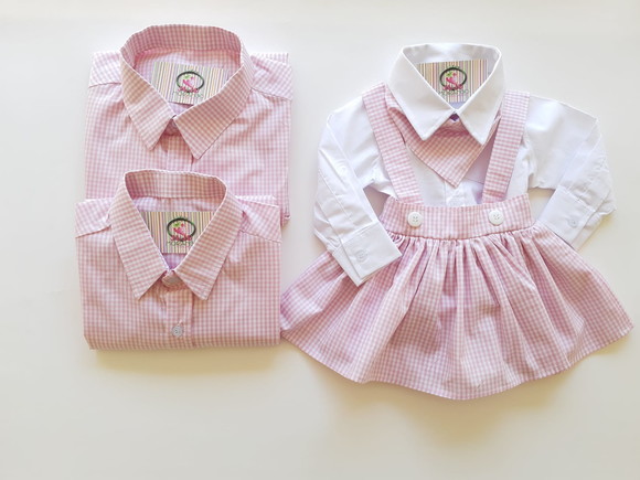Jardineira Xadrez com Camisas para Pai e Mãe Manga Longa