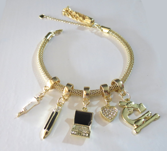 Pulseira Berloque Biomedicina Folheado