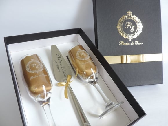 Caixa Presente para Bodas: Taças Personalizadas e Espátula
