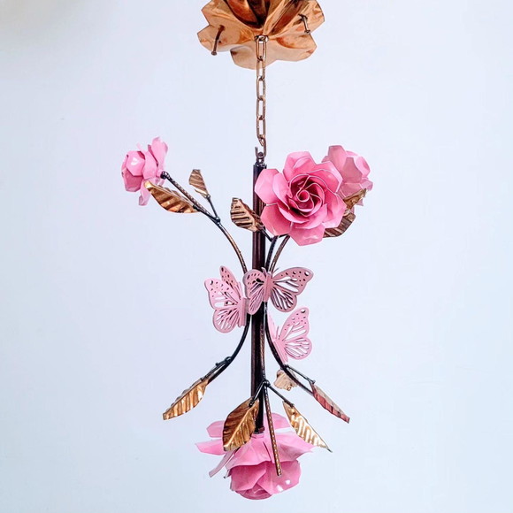 Lustre Pendente com Flores e Borboletas