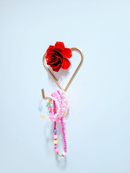Suporte para Colar Coração com Rosa