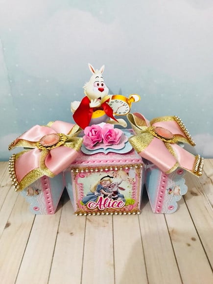 Caixa Bala Alice no País das Maravilhas