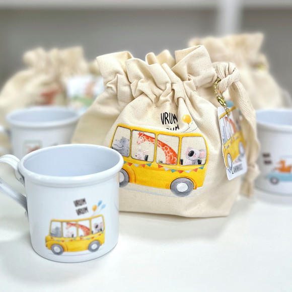 Lembrancinha Carros Caneca Esmaltada com Saquinho