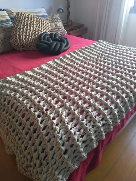 Manta Peseira -cama Queen Tricô Gigante ( Frete a Combinar)