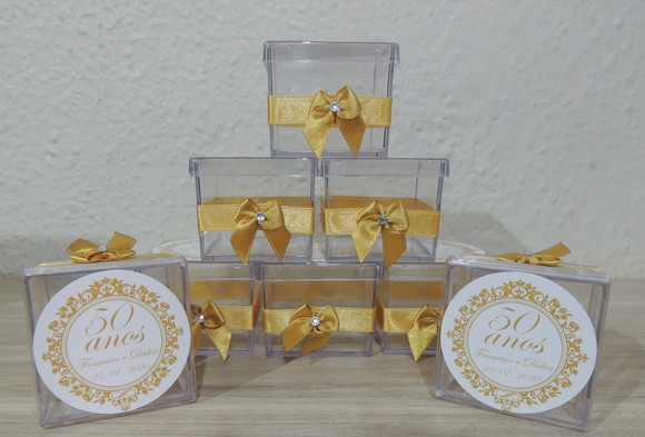 Caixinha de Acrílico Personalizada Bodas de Ouro Dourada