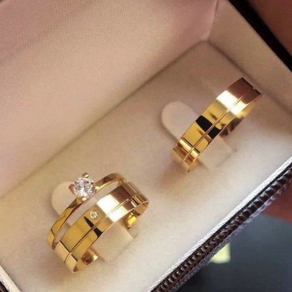 Par De Alianças 6mm Casamento e banhada a ouro 18k