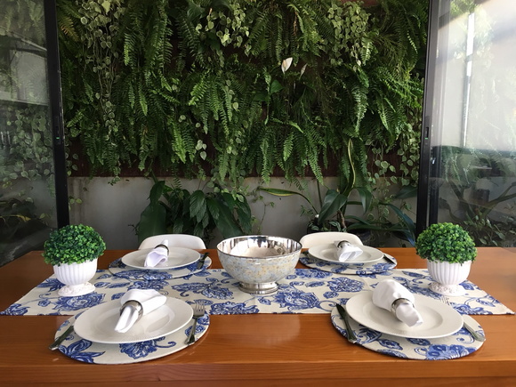 Trilho de Mesa em Jacquard Floral Azul 1,45