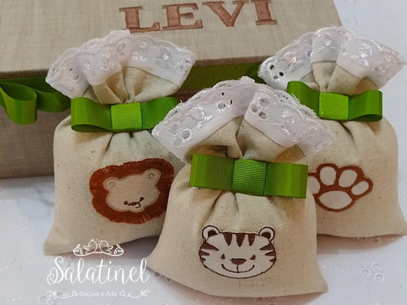 Lembrancinha Maternidade Safari, Sache Perfumado Bordado