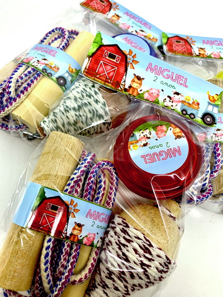 Kit Lembrancinha Fazendinha - Pião, Pula Corda e Io-io