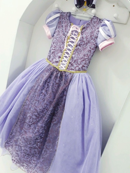 Fantasia Princesa Rapunzel Enrolados